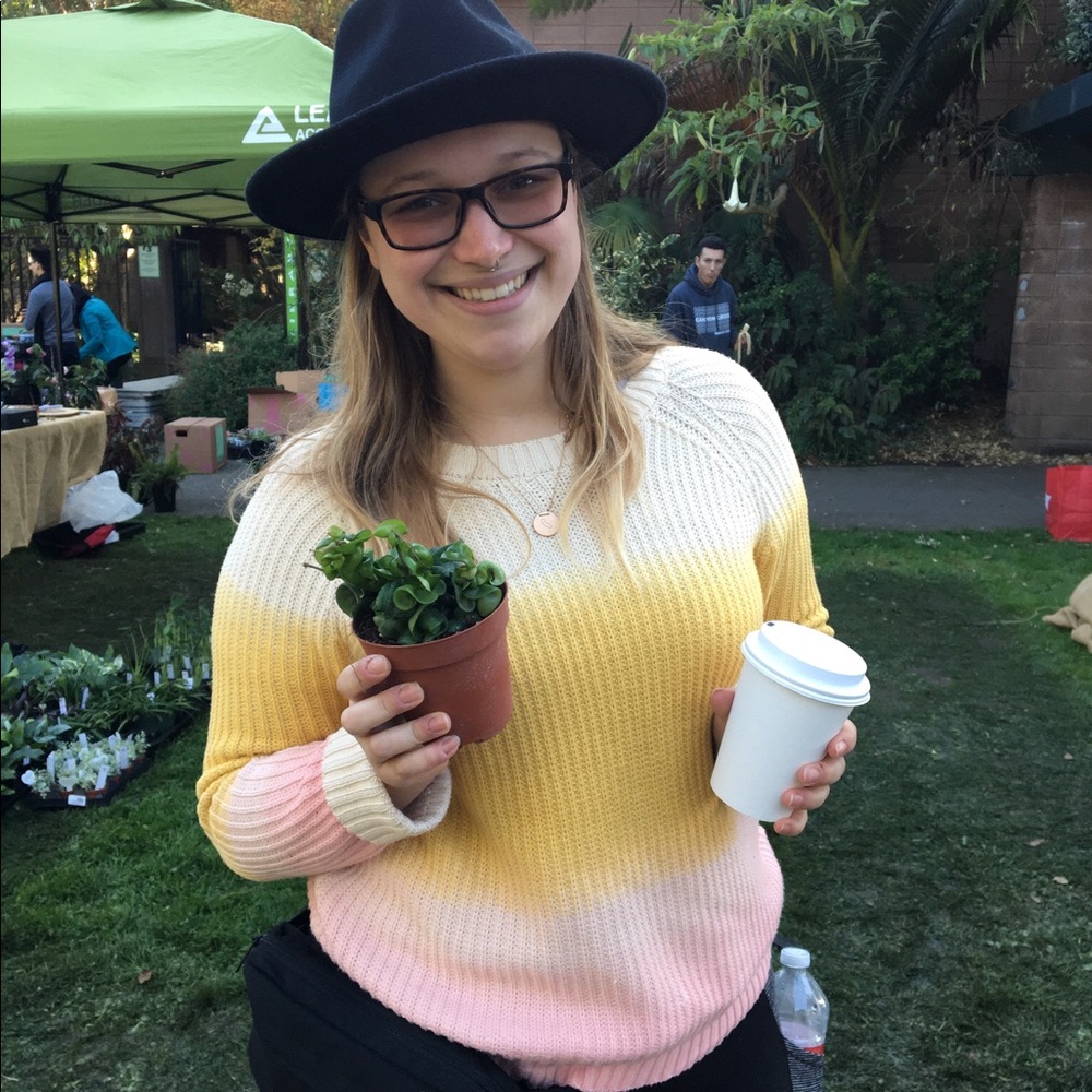 Meet your Posher, Alyssa